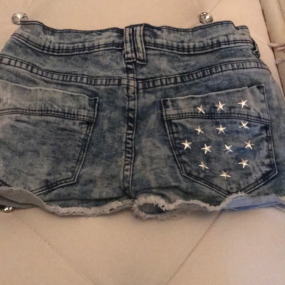 Girls jean short with stars - Picture 2 of 2